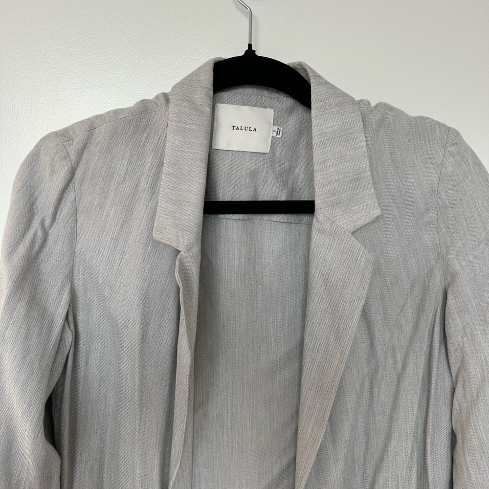 Aritzia Talula Gray Women's Blazer - Size 2